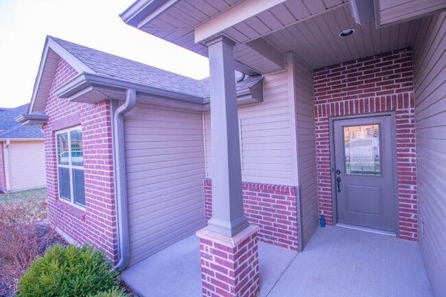 Photo - 2705 Iron Gate Dr