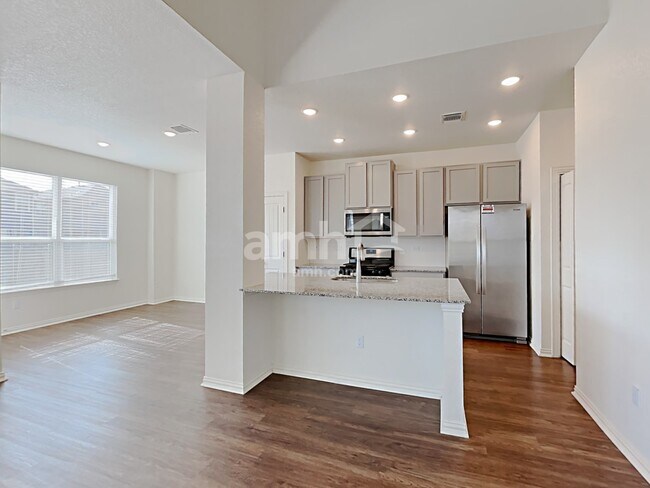 Photo - 2728 Geronimo Crk