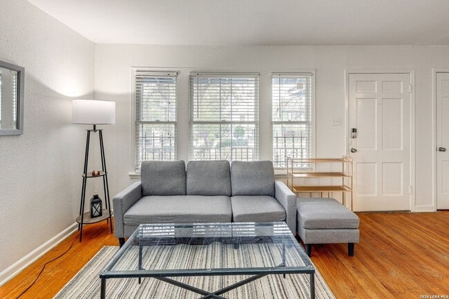 Photo - 332 Natalen Ave