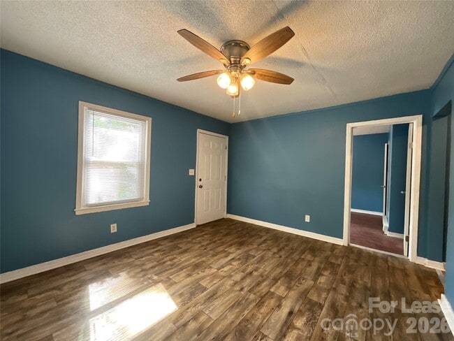 Photo - 1801 Newland Rd