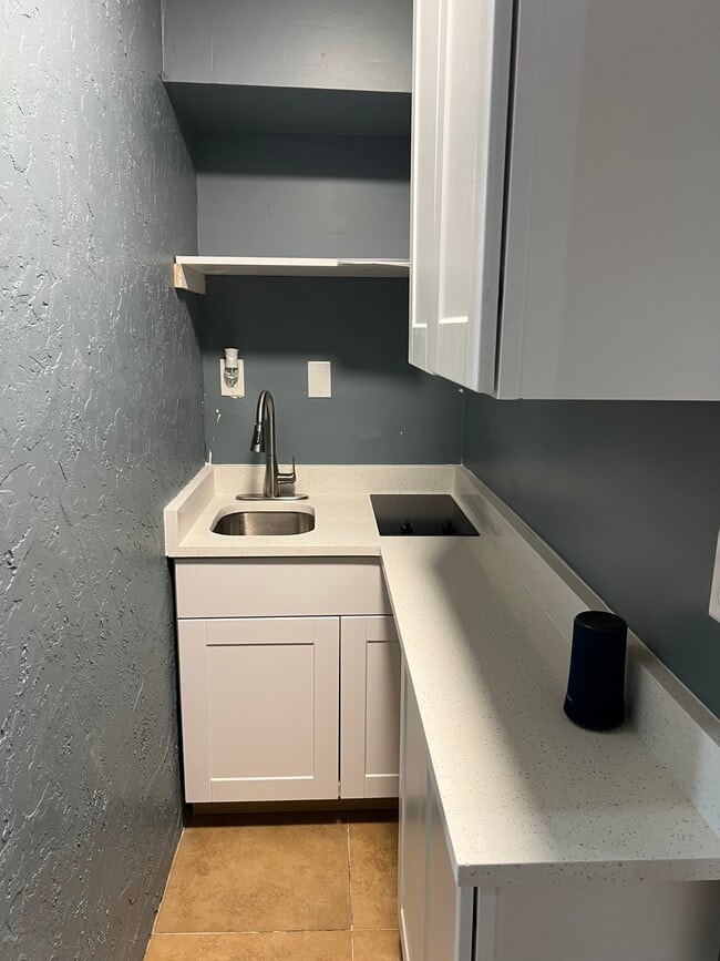 Photo - 7956 Lasalle Blvd - Apartment