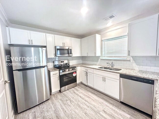 Photo - 5220 Hanover St