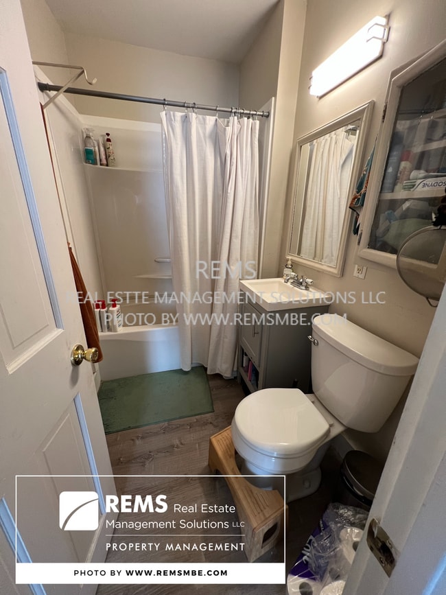 Photo - 947 Williamson St Unit 2 - Upper