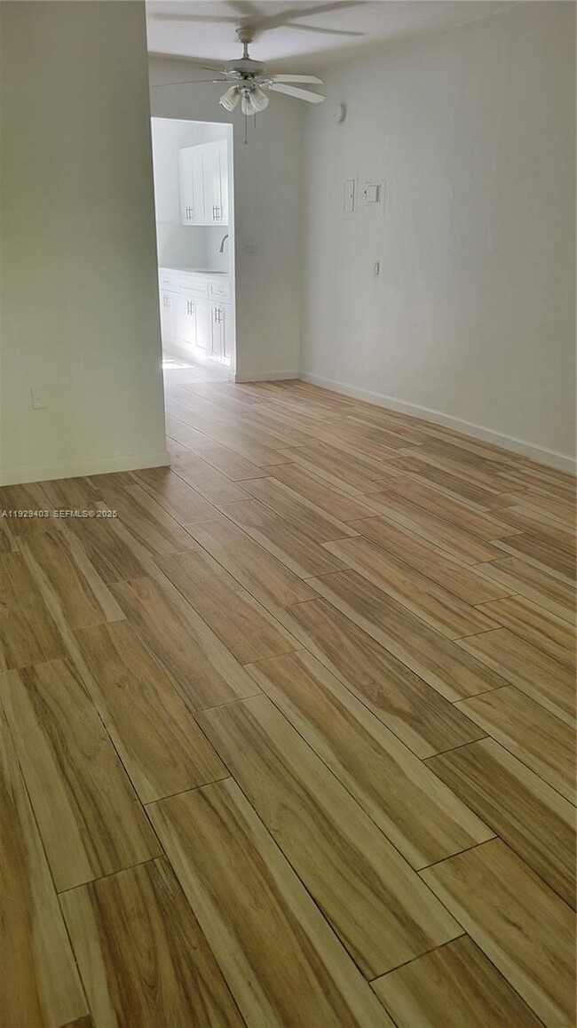 Photo - 655 Meridian Ave Unidad 4