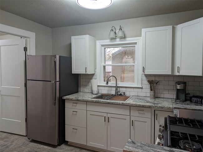 Photo - 418 Waco Ave