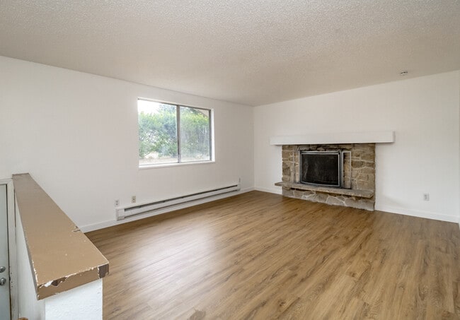 Photo - 13314 86 Ave E Unit B