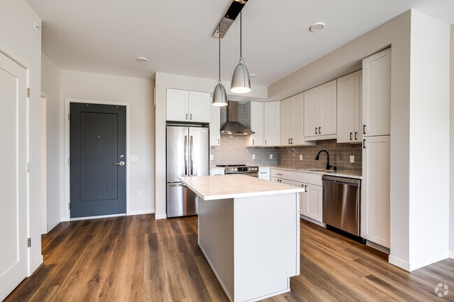 1BR, 1BA - 686SF - Spruce