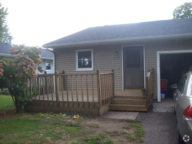 Building Photo - 2009 Cleveland St Rental