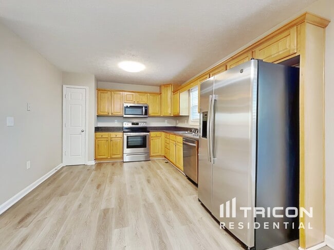 Photo - 282 Clara Bell Way