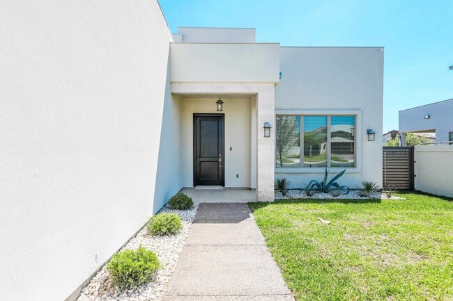 Photo - 2319 Palos Lp