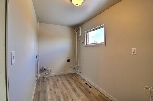 Photo - 803 Gross Ave