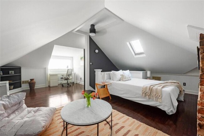 Photo - 1024 Kirkwood Ave SE