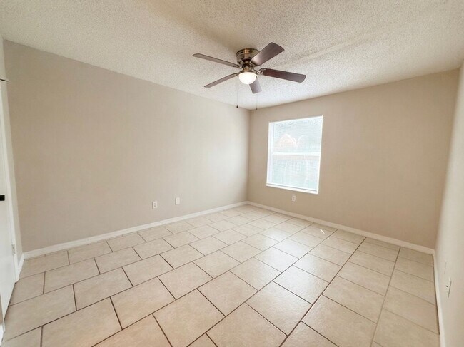 Photo - Venetian Place 4512-1735 - SL-RP-Venetian Place 4512-1735