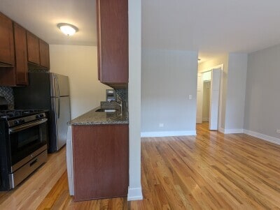 510 W Briar Pl