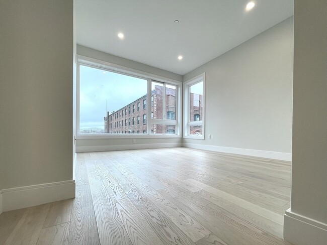 Photo - 71 Border St