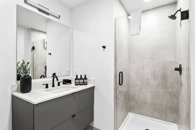 Photo - 1704 N 17th St Unidad SI ID1312538P