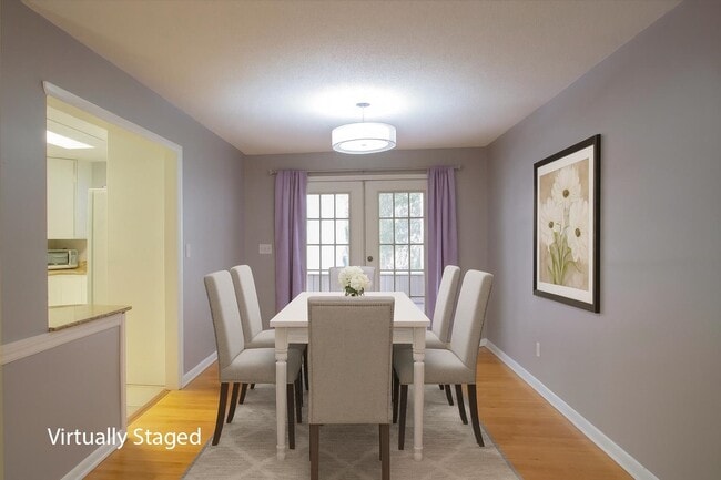 Photo - 2992 Corrib Dr