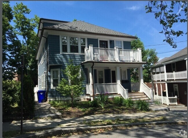 Building Photo - 7 Acron Rd Unit 1 Rental
