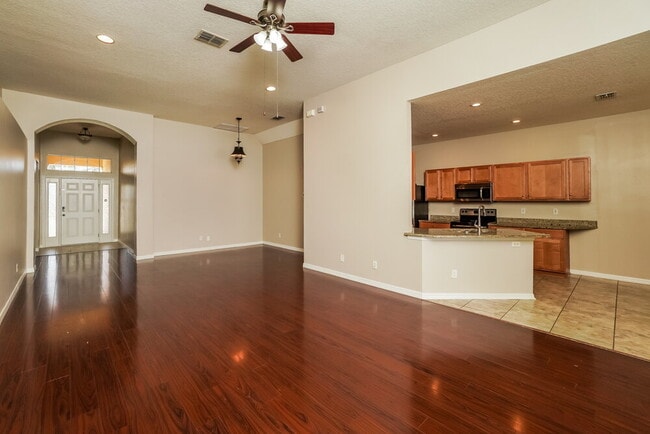 Photo - 30551 Annadale Dr Casa