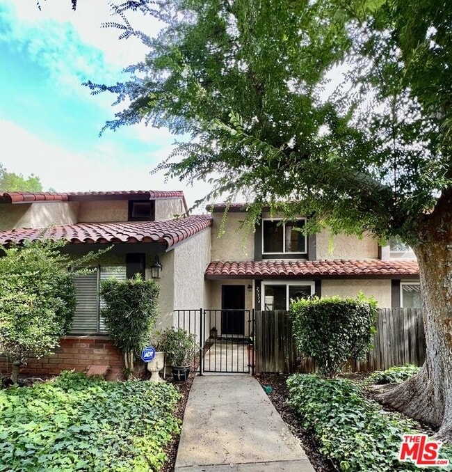 Photo - 27574 Rondell St