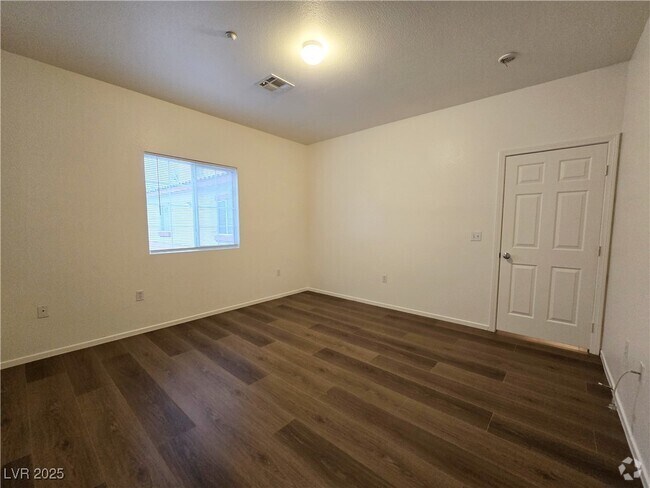 Building Photo - 5950 Barbosa Dr Rental