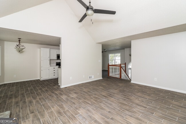 Photo - 435 Amy Blvd