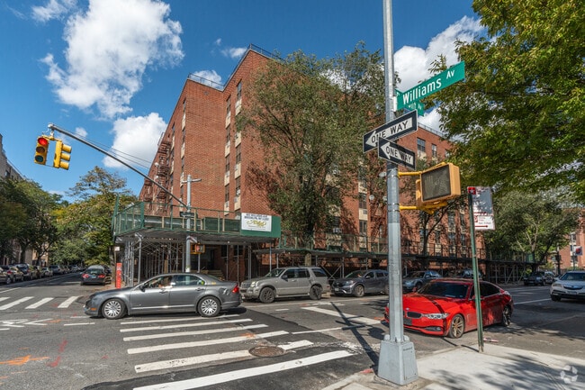 Photo - 405 Williams Ave