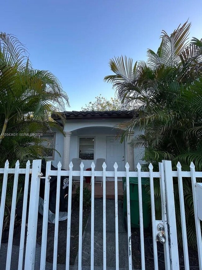 Photo - 3800 SW 29th St Unit 3800