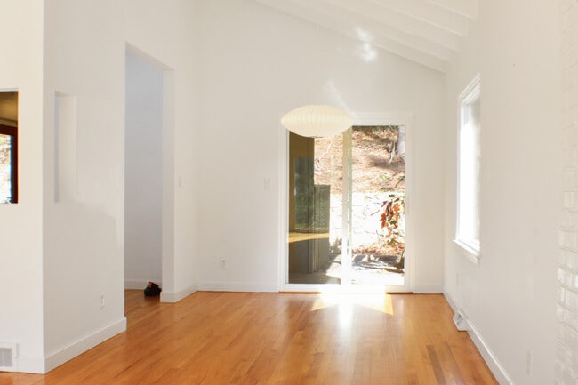 Photo - 21 Woodbury Rd