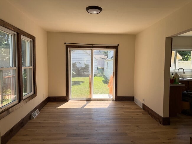 Photo - 1128 Maginn Ct