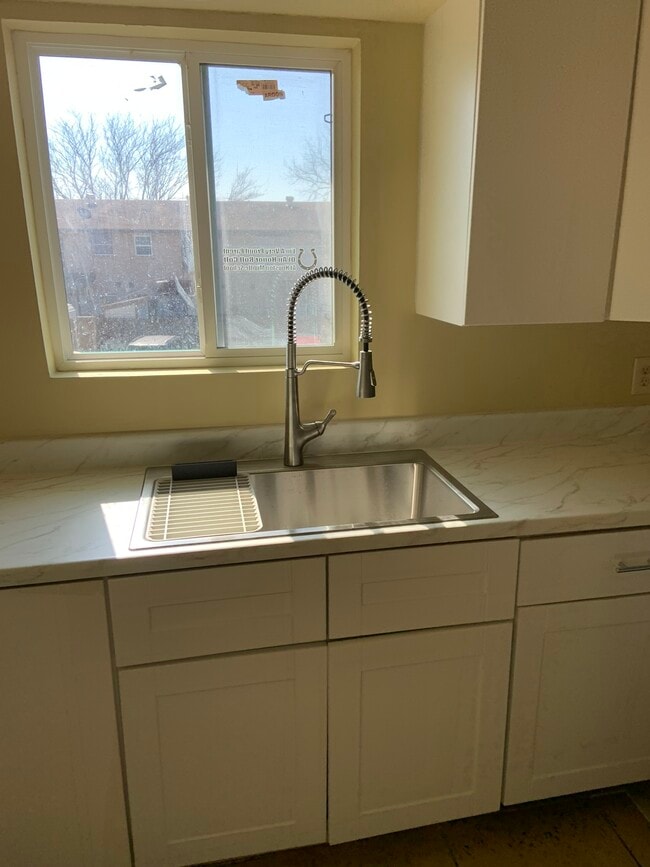 Kitchen sink