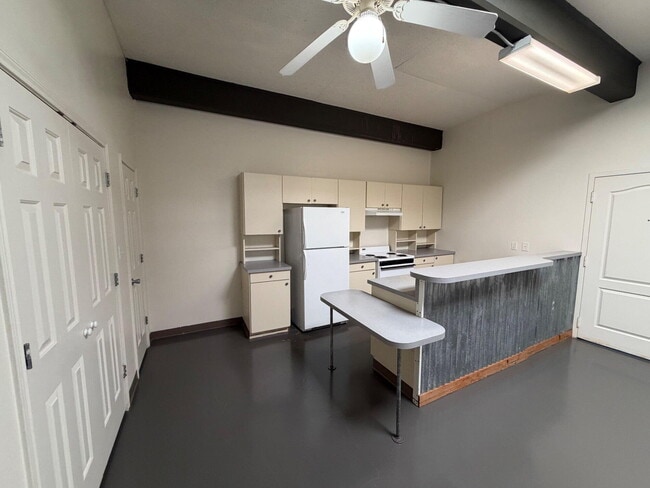 Photo - 1619 University Ave Unit 4