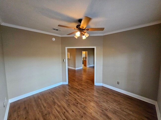 Photo - 442 Country Club Rd