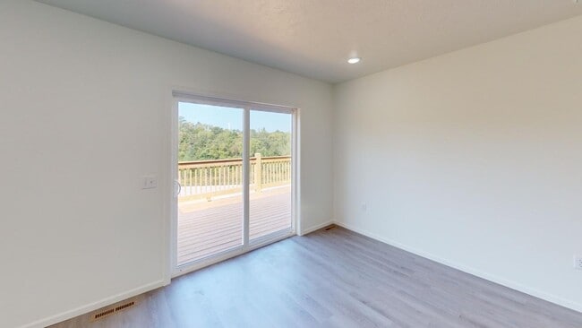 Photo - 124 E Sunset Cove Ln