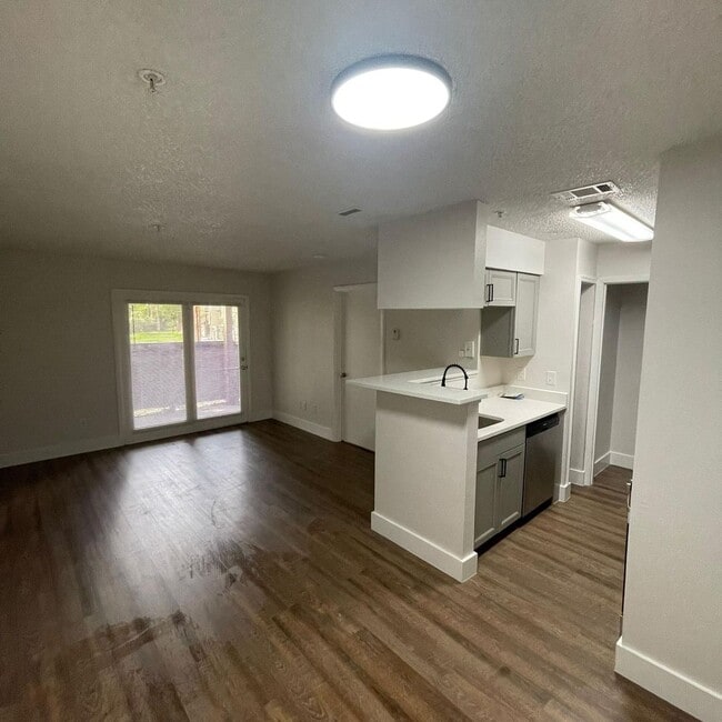 Photo - AFTON SQ Unit 1