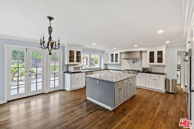 Photo - 905 Napoli Dr