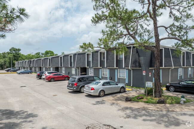 125 Interstate 10 N Beaumont, TX 77707