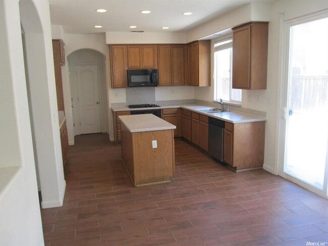 Photo - 233 American Farms Ave