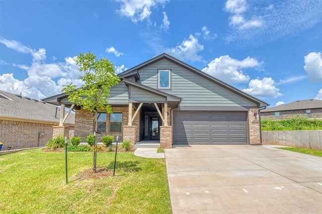 Building Photo - 2804 S Bowling Dr