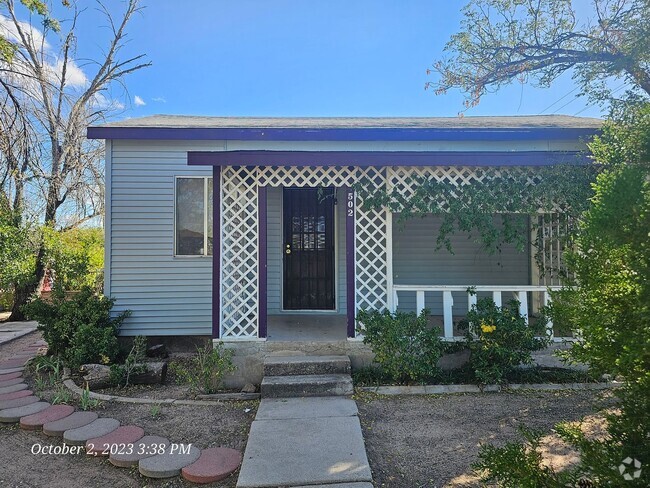 Building Photo - 1940's updated bungalow. Rental