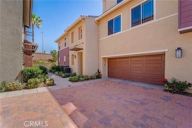Building Photo - 12444 Benton Dr