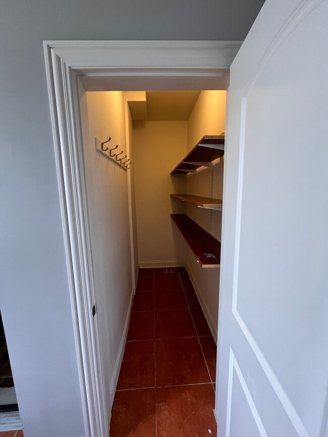 Photo - 5347-5353 W Belle Plaine Ave Unit 1E