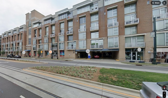 Building Photo - 710 W Trade St