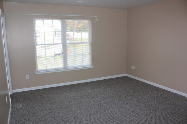 Photo - 3 Bedroom, 2.5 Bathroom Duplex for Rent with unfinished walkout basement