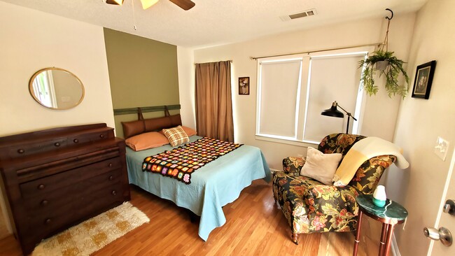 bedroom /living room - 191 Thurston Dr NW Unit Retro Studio