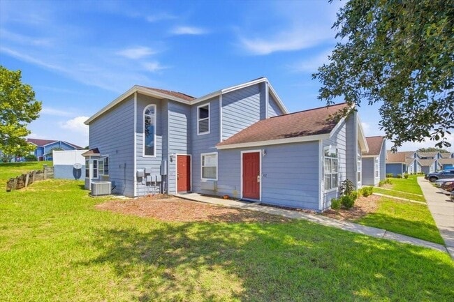 102 Mango Dr