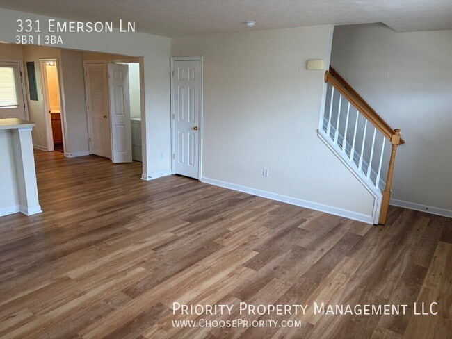 Photo - 331 Emerson Ln