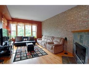 Photo - MUST SEE! BEAUTIFUL, 2 BED/2 BATH3rd FL LAUNDRY, GATED PARKING, FIREPLACE, LOCATED E. GARFIELD PARK!