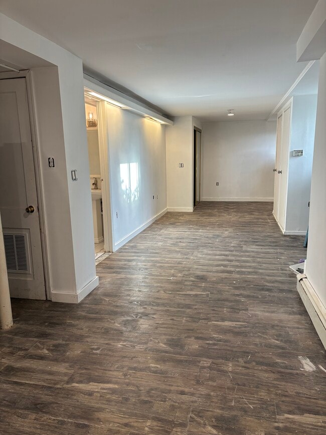 27 Clinton St Unit Studio Apartment