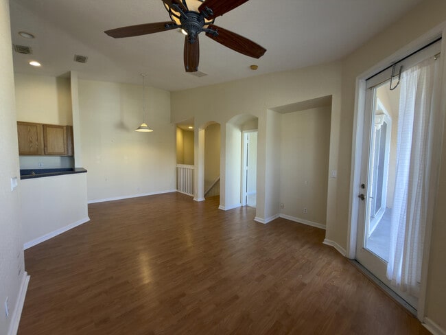 Photo - 1712 Carvelle Dr